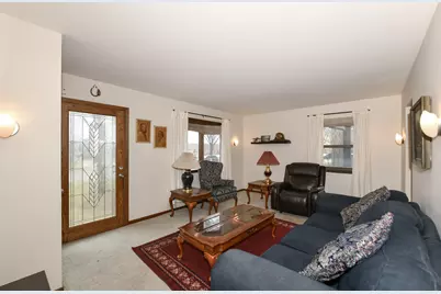 7801 N 80th St, Milwaukee, WI 53223 - Photo 14