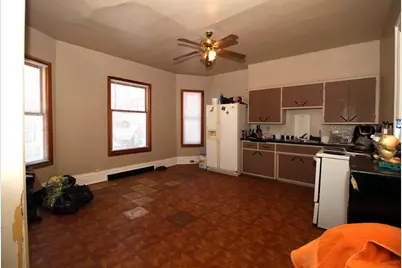 1015  Hagerer St, Racine, WI 53402 - Photo 4
