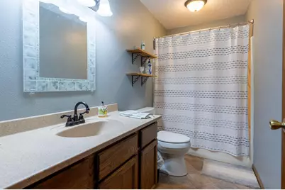 3522 S East Avenue Ave #D, La Crosse, WI 54601 - Photo 2
