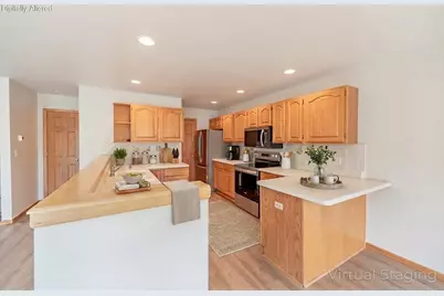 2255  Circle Ridge Rd #E, Delafield, WI 53018 - Photo 6