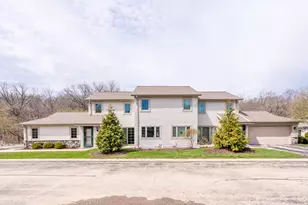 2255 Circle Ridge Rd, Delafield, WI 53018 - Photo 18