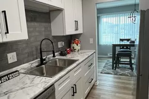 10620 N Ivy Ct, Mequon, WI 53092 - Photo 16