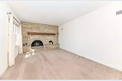8608 W Burleigh St, Milwaukee, WI 53222 - Photo 6