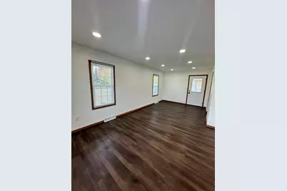 622  Lous Way, Slinger, WI 53086 - Photo 4