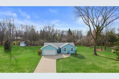 W226N8365  Friess Pl, Lisbon, WI 53089 - Photo 2