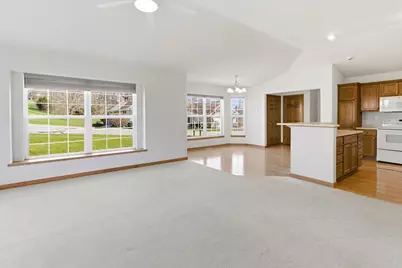 N96W14211  Knollcrest Cir, Germantown, WI 53022 - Photo 10