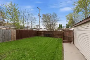 6419 W Verona Ct, Milwaukee, WI 53219 - Photo 20