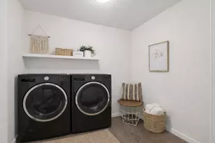 1348 Aberdeen Pl, Oconomowoc, WI 53066 - Photo 12