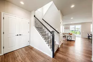 N62W21744 Masters Dr, Menomonee Falls, WI 53051 - Photo 8