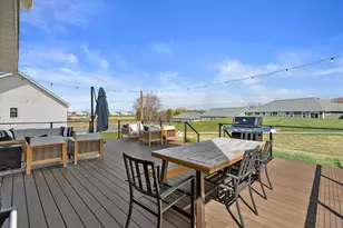 N62W21744 Masters Dr, Menomonee Falls, WI 53051 - Photo 50