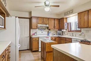 N8973 E Miramar Dr, East Troy, WI 53120 - Photo 12