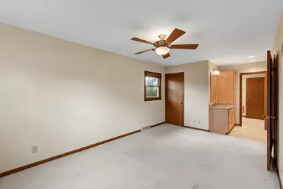 W153N9830  Neptune Dr, Germantown, WI 53022 - Photo 14
