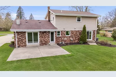 W153N9830  Neptune Dr, Germantown, WI 53022 - Photo 2