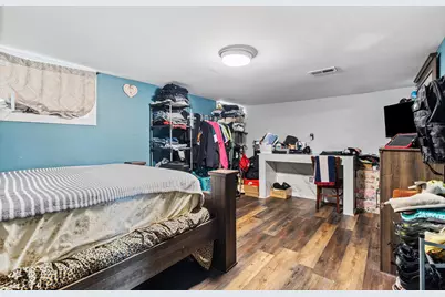 2402 S 20th St, Milwaukee, WI 53215 - Photo 22