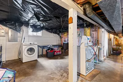 2402 S 20th St, Milwaukee, WI 53215 - Photo 26