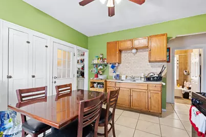 2402 S 20th St, Milwaukee, WI 53215 - Photo 10