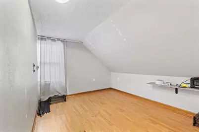 2402 S 20th St, Milwaukee, WI 53215 - Photo 16