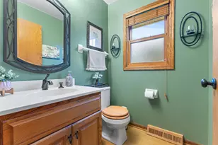 1905 Cliff Alex Ct, Waukesha, WI 53189 - Photo 14