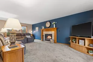 1905 Cliff Alex Ct, Waukesha, WI 53189 - Photo 6