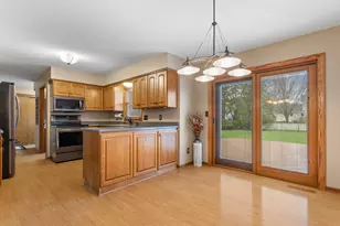 1905 Cliff Alex Ct, Waukesha, WI 53189 - Photo 10