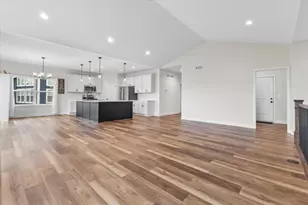 8971 Creekside Cir, Pleasant Prairie, WI 53158 - Photo 8