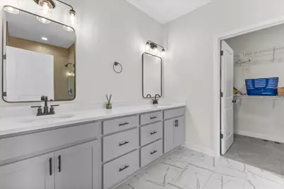 8971  Creekside Cir, Pleasant Prairie, WI 53158 - Photo 20