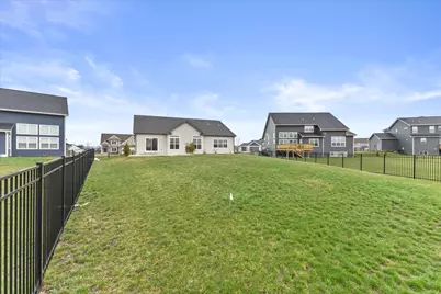 8971  Creekside Cir, Pleasant Prairie, WI 53158 - Photo 36