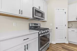 8971 Creekside Cir, Pleasant Prairie, WI 53158 - Photo 14