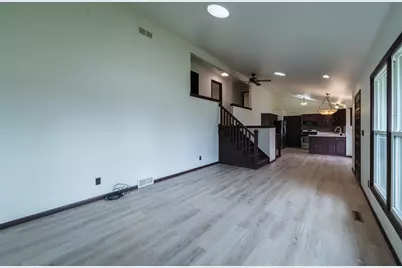 N97W15790  Burr Oak Rd, Germantown, WI 53022 - Photo 4