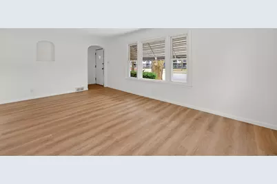 6726 W Silver Spring Dr, Milwaukee, WI 53218 - Photo 4