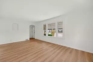 6726 W Silver Spring Dr, Milwaukee, WI 53218 - Photo 4