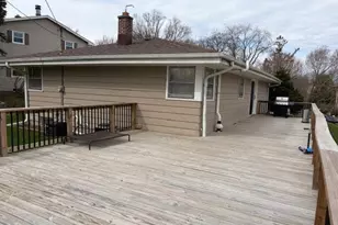 2033 Empire Dr, Waukesha, WI 53186 - Photo 32