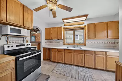 620  N 5th St, Manitowoc, WI 54220 - Photo 6