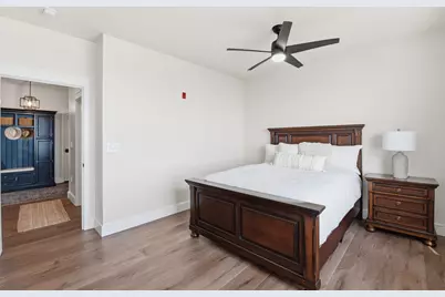 3930 S Lake Dr #408, Saint Francis, WI 53235 - Photo 20