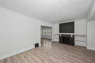 2702 N 38th St, Milwaukee, WI 53210 - Photo 6