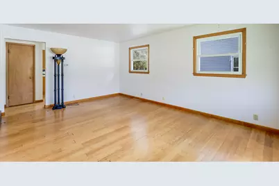 1522  Menasha Ave, Manitowoc, WI 54220 - Photo 4