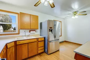 1522 Menasha Ave, Manitowoc, WI 54220 - Photo 10