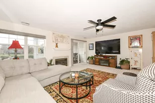 2237 Landings Ln, Delavan, WI 53115 - Photo 4