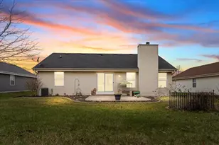 1572 Falcon Dr, Hartford, WI 53027 - Photo 2