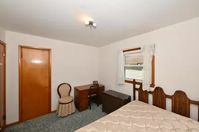 8233 W Lancaster Ave, Milwaukee, WI 53218 - Photo 14