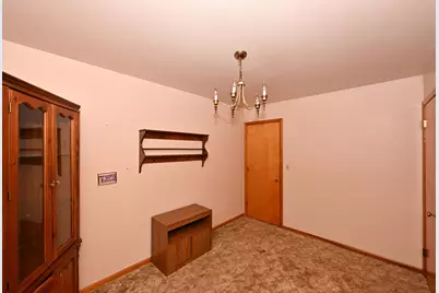 8233 W Lancaster Ave, Milwaukee, WI 53218 - Photo 16