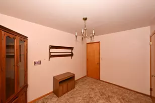 8233 W Lancaster Ave, Milwaukee, WI 53218 - Photo 16