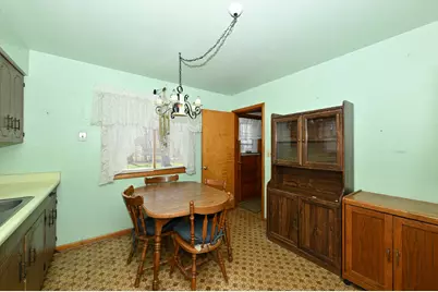 8233 W Lancaster Ave, Milwaukee, WI 53218 - Photo 8