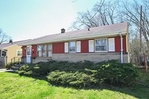 8233 W Lancaster Ave, Milwaukee, WI 53218 - Photo 24