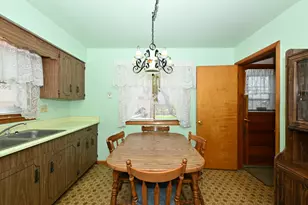 8233 W Lancaster Ave, Milwaukee, WI 53218 - Photo 6