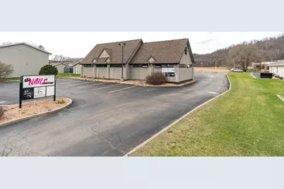 601  McHugh Rd #B, Holmen, WI 54636 - Photo 1