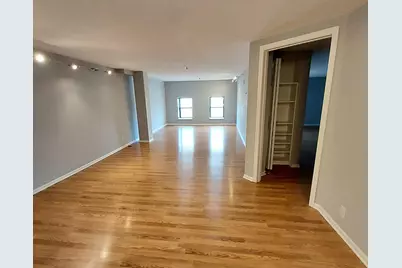 270 E Highland Ave #612, Milwaukee, WI 53202 - Photo 2