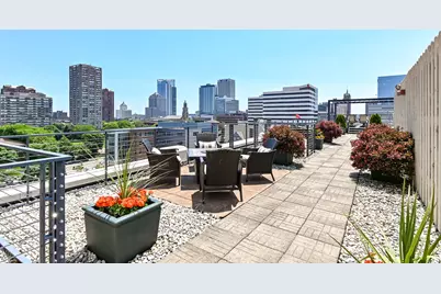 270 E Highland Ave #612, Milwaukee, WI 53202 - Photo 18