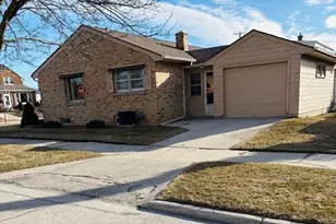 335 Geele Ave, Sheboygan, WI 53082 - Photo 2