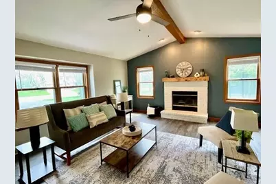 W168N10725  Juniper Dr, Germantown, WI 53022 - Photo 4